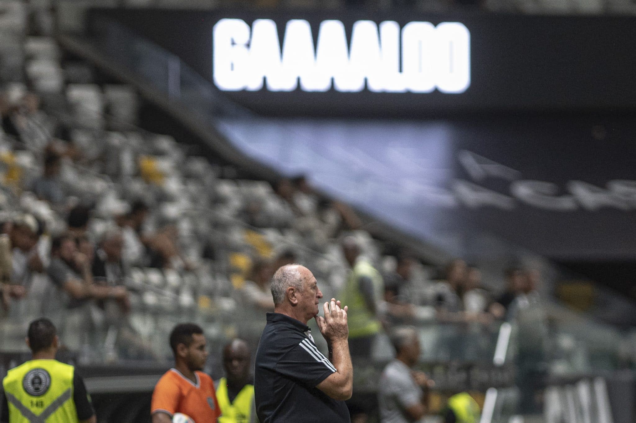 Felip&atilde;o tem direito de defender Edenilson, mas n&atilde;o pode descredibilizar as manifesta&ccedil;&otilde;es da torcida do Atl&eacute;tico-MG