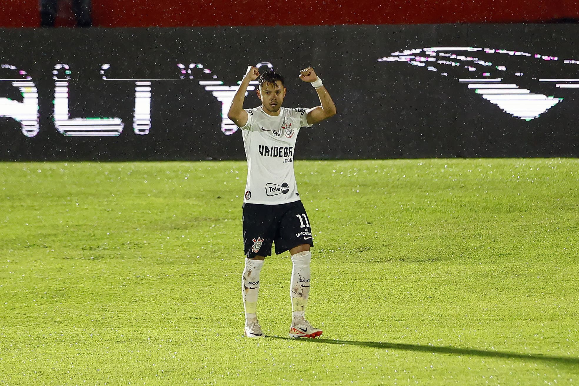&lsquo;Artilheiro&rsquo; Romero refor&ccedil;a esfor&ccedil;o coletivo para ajudar o Corinthians no restante da temporada