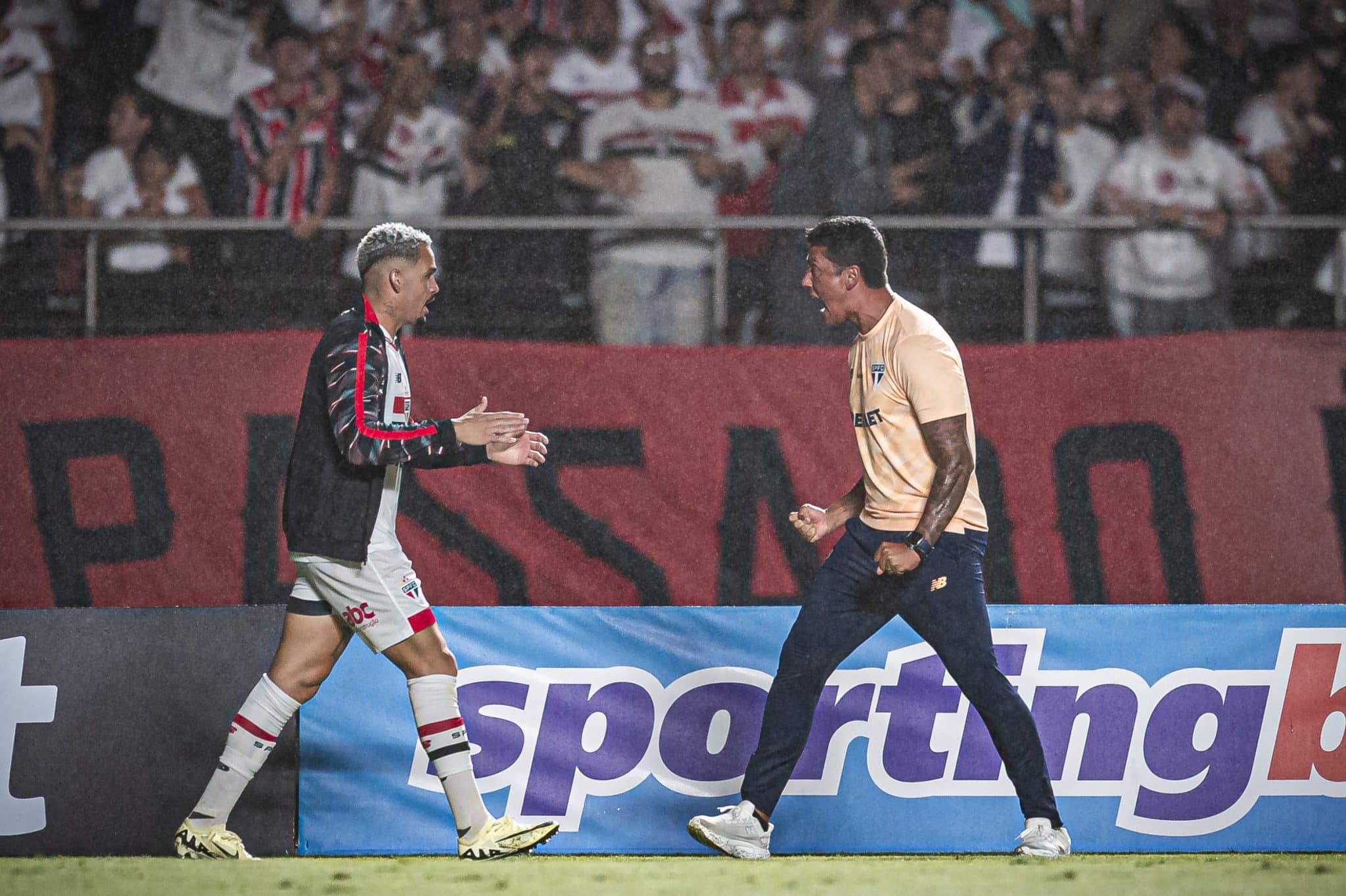 Entenda por que Carpini n&atilde;o usou joia e optou por Bobadilla na lateral em derrota no cl&aacute;ssico