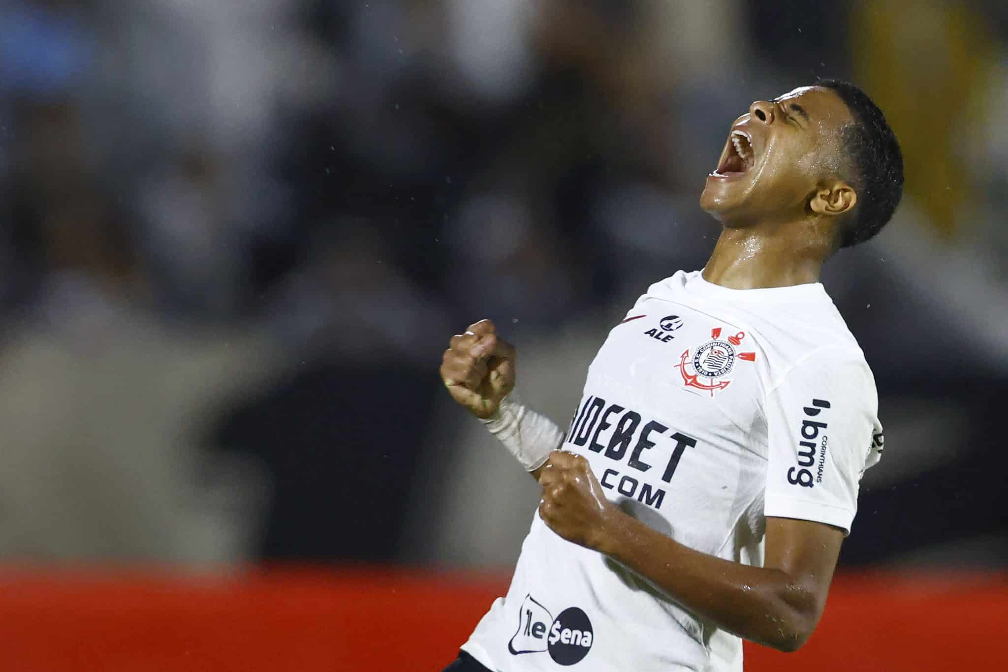 Sobrevida no Paulista? Corinthians goleia o Botafogo-SP e deixa o advers&aacute;rio em maus len&ccedil;&oacute;is no Paulsit&atilde;o