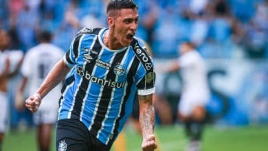 Estreante Pav&oacute;n muda o jogo, e Gr&ecirc;mio goleia o lanterna do Gauch&atilde;o ap&oacute;s primeiro tempo preocupante