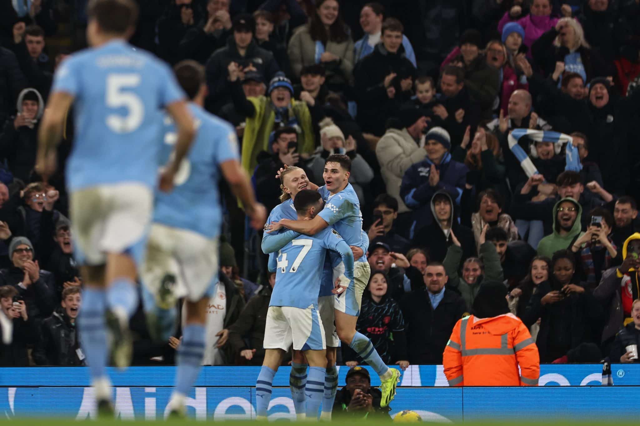 Manchester City faz a li&ccedil;&atilde;o de casa, vence o Brentford e assume a vice-lideran&ccedil;a da Premier League