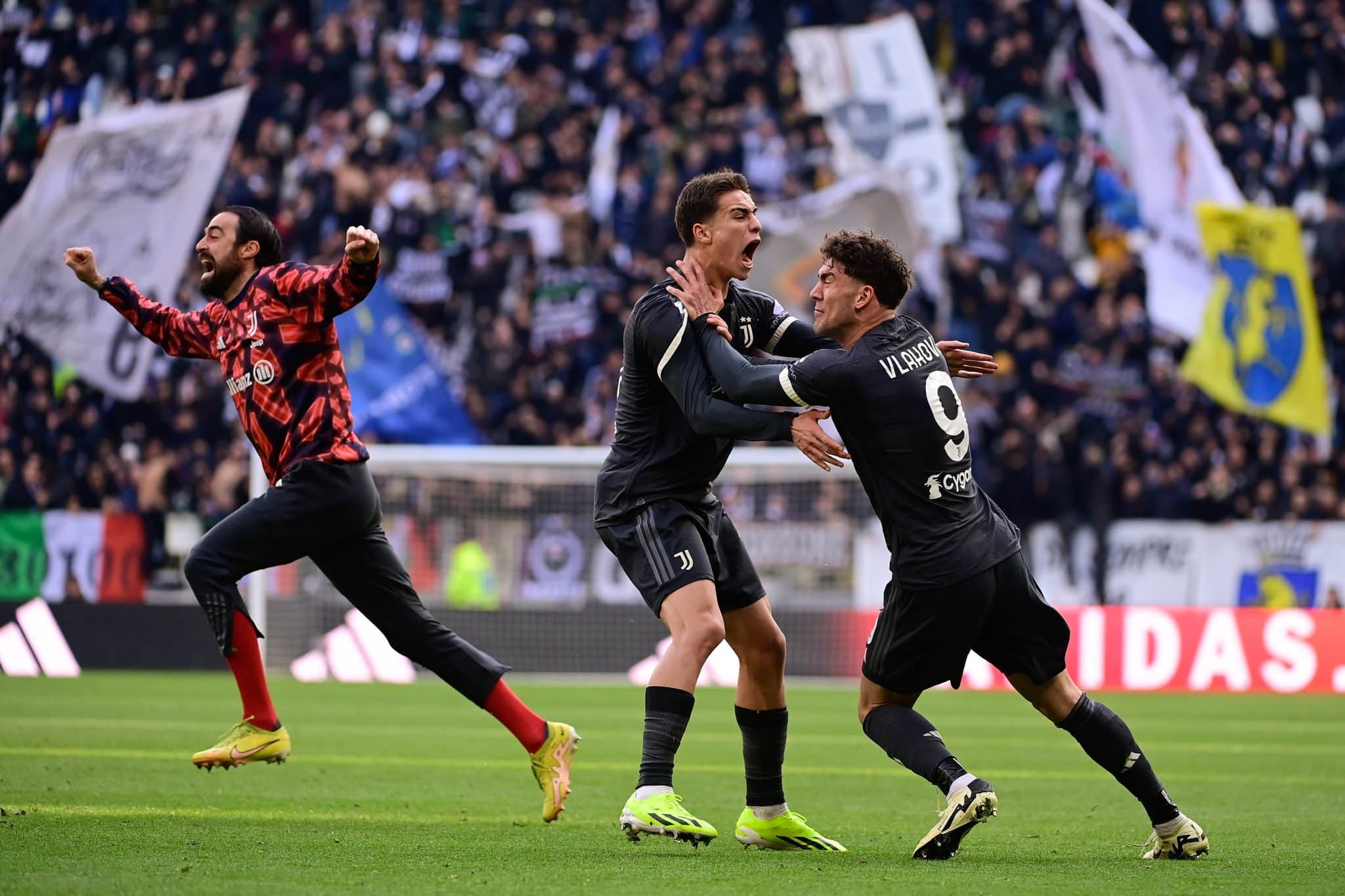 Na base da ra&ccedil;a e da alma, Juventus consegue gol no &uacute;ltimo lance e mant&eacute;m persegui&ccedil;&atilde;o &agrave; Internazionale