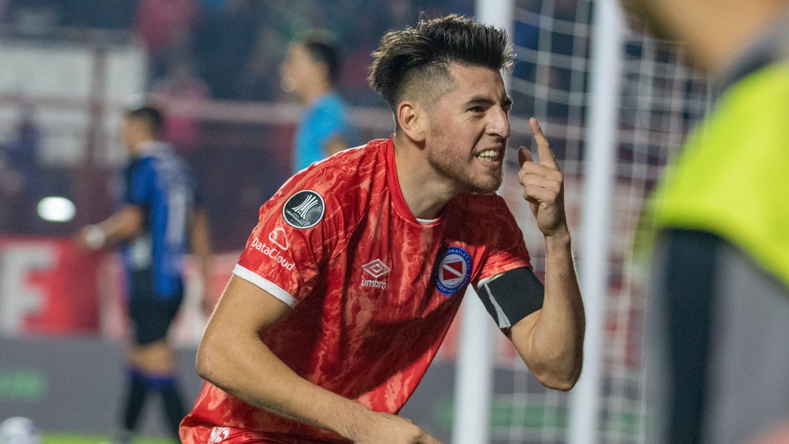 Como joga o argentino Lucas Villalba, prov&aacute;vel novo zagueiro do Cruzeiro