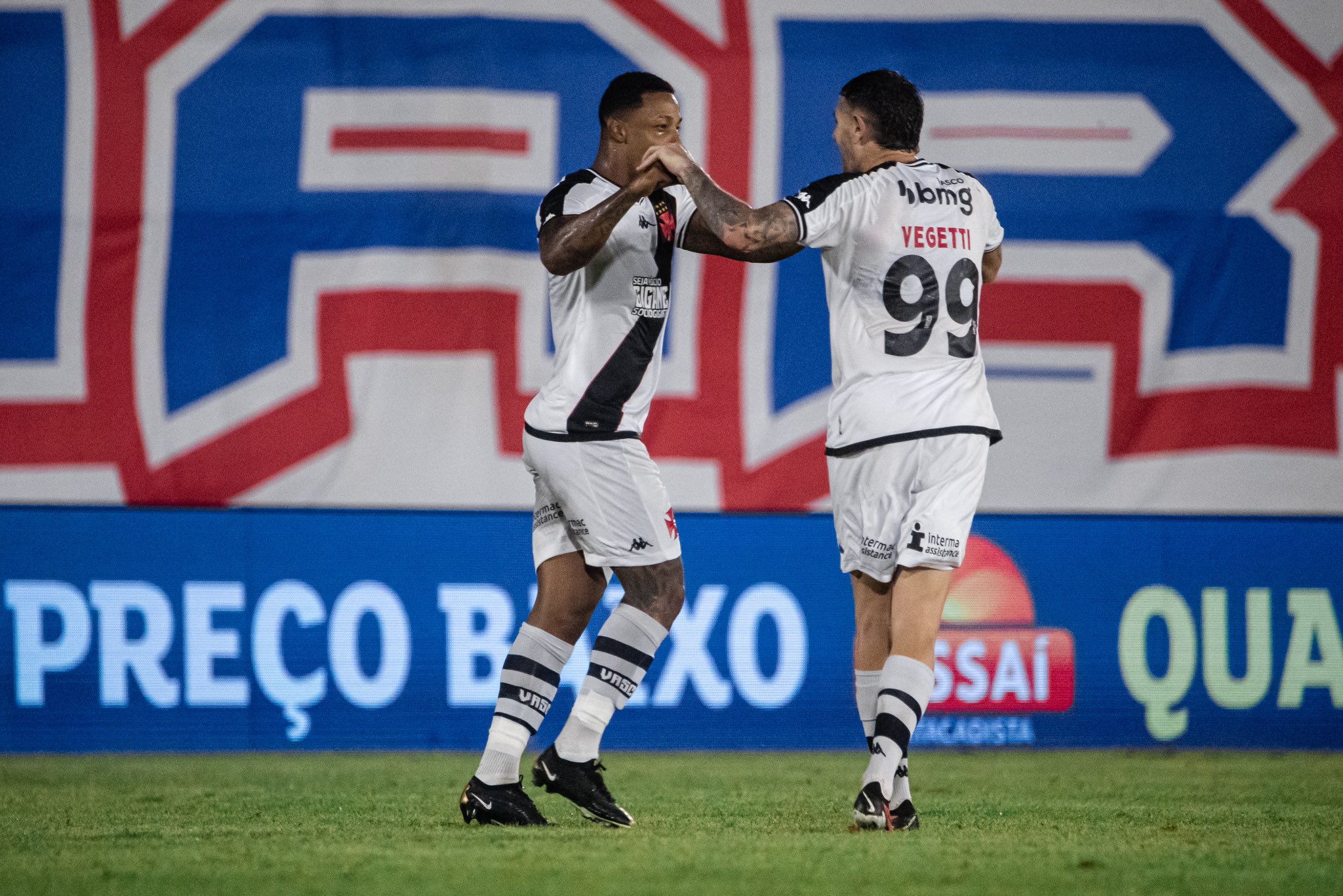 Vasco sofre mais do que deveria, mas consegue avan&ccedil;ar para a segunda fase da Copa do Brasil