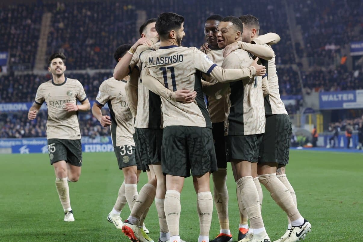 Mbapp&eacute; erra p&ecirc;nalti e faz gol em vit&oacute;ria do PSG sobre o Strasbourg para seguir l&iacute;der isolado da Ligue 1