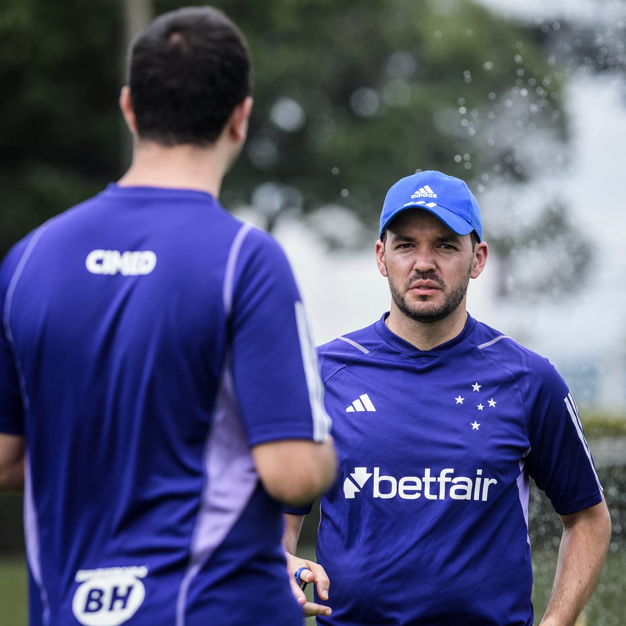Nico Larcam&oacute;n revela pr&oacute;ximos movimentos do Cruzeiro no mercado da bola