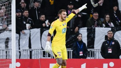 H&aacute; motivos para sorrir no Lyon: gra&ccedil;as a Lucas Perri, time quebra tabu e avan&ccedil;a na Copa da Fran&ccedil;a
