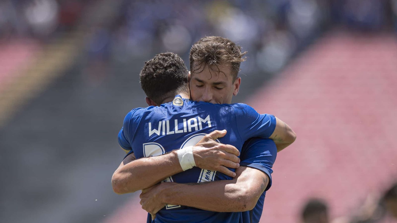 Dinenno e William se entendem e surgem como grandes armas do Cruzeiro