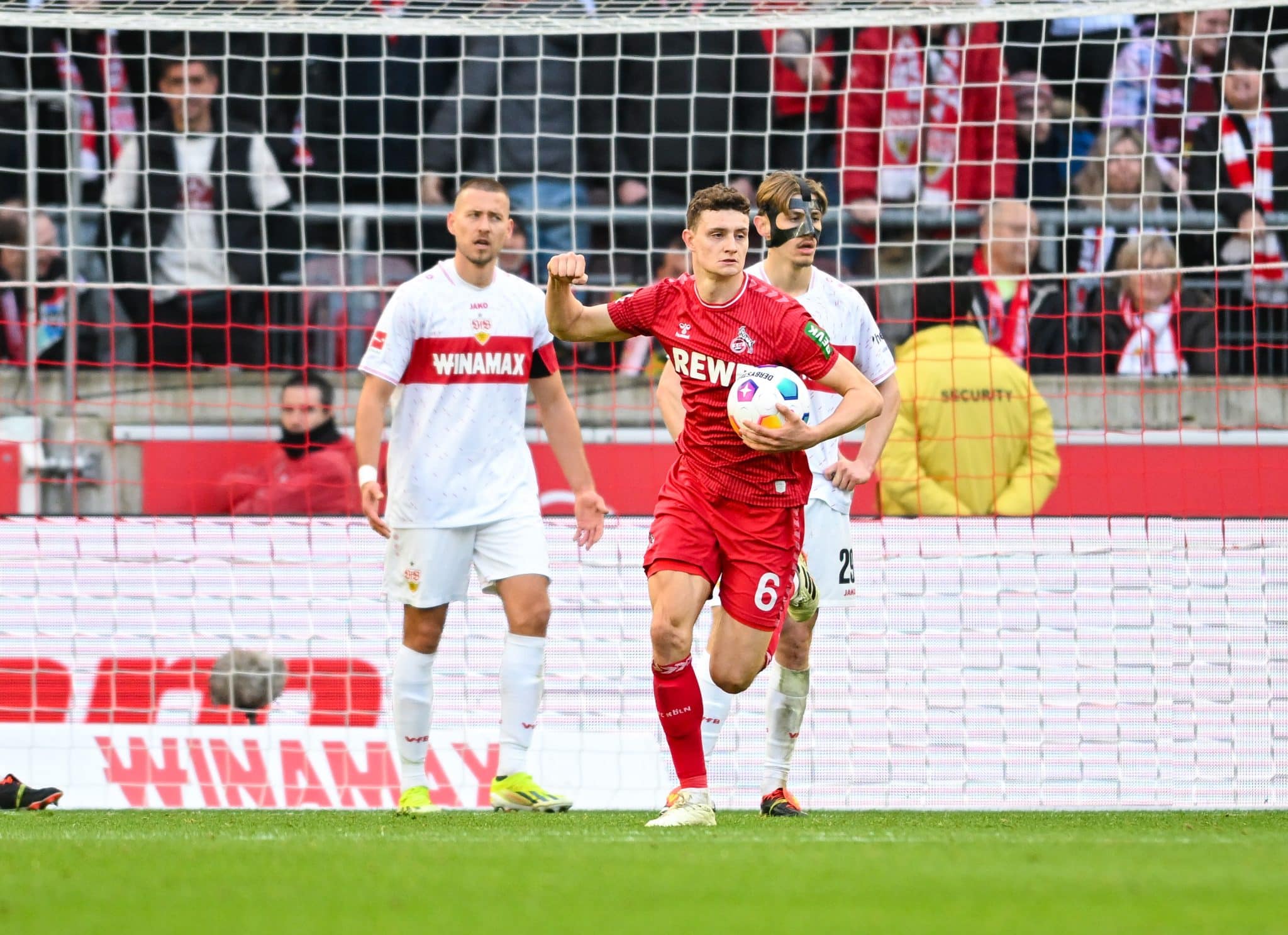 Stuttgart vacila diante do Col&ocirc;nia em casa e perde a chance de encostar no Bayern de Munique