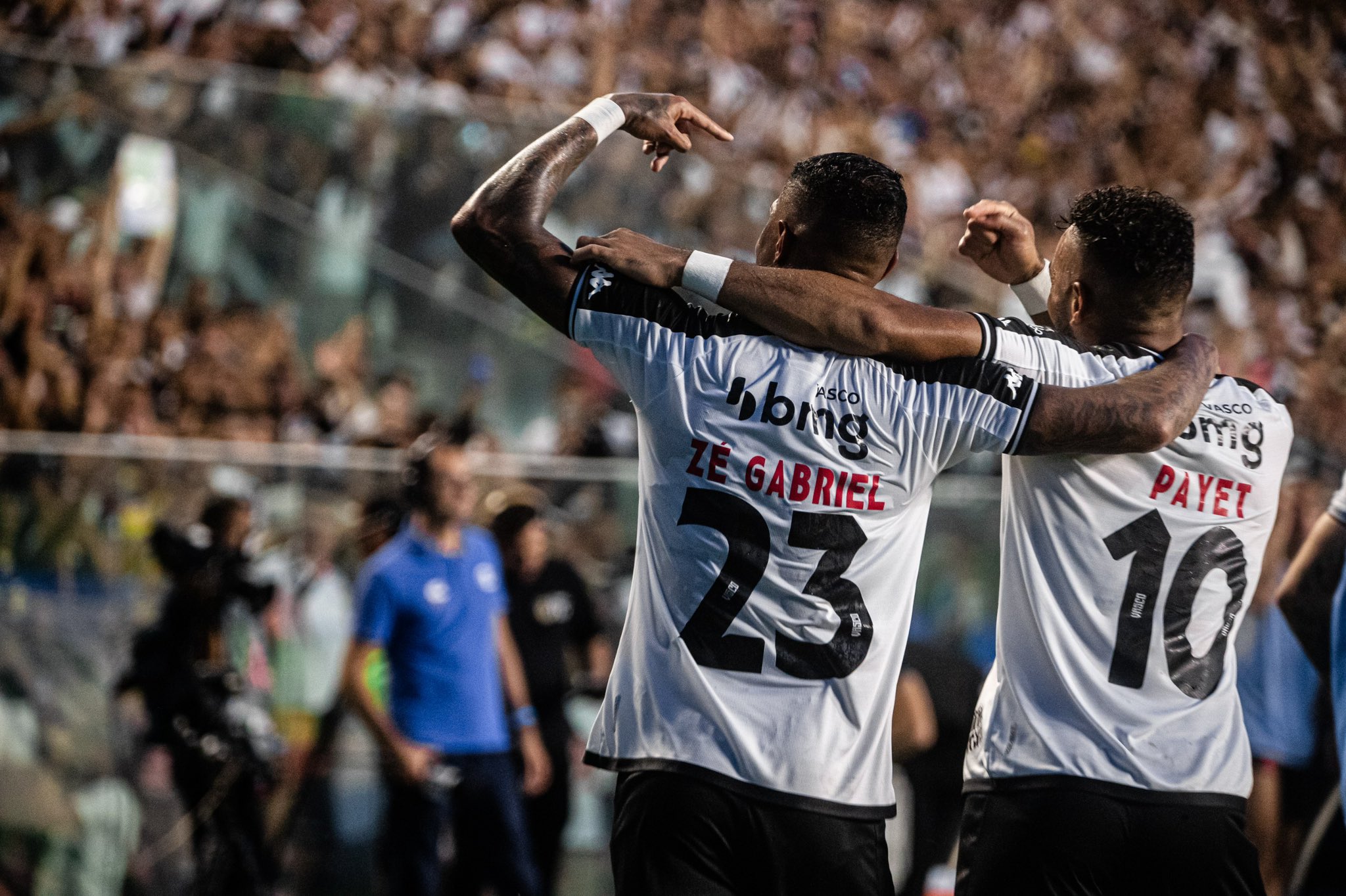 Payet desequilibra na bola parada e Vasco vence o Volta Redonda, em Cariacica, pelo Carioca