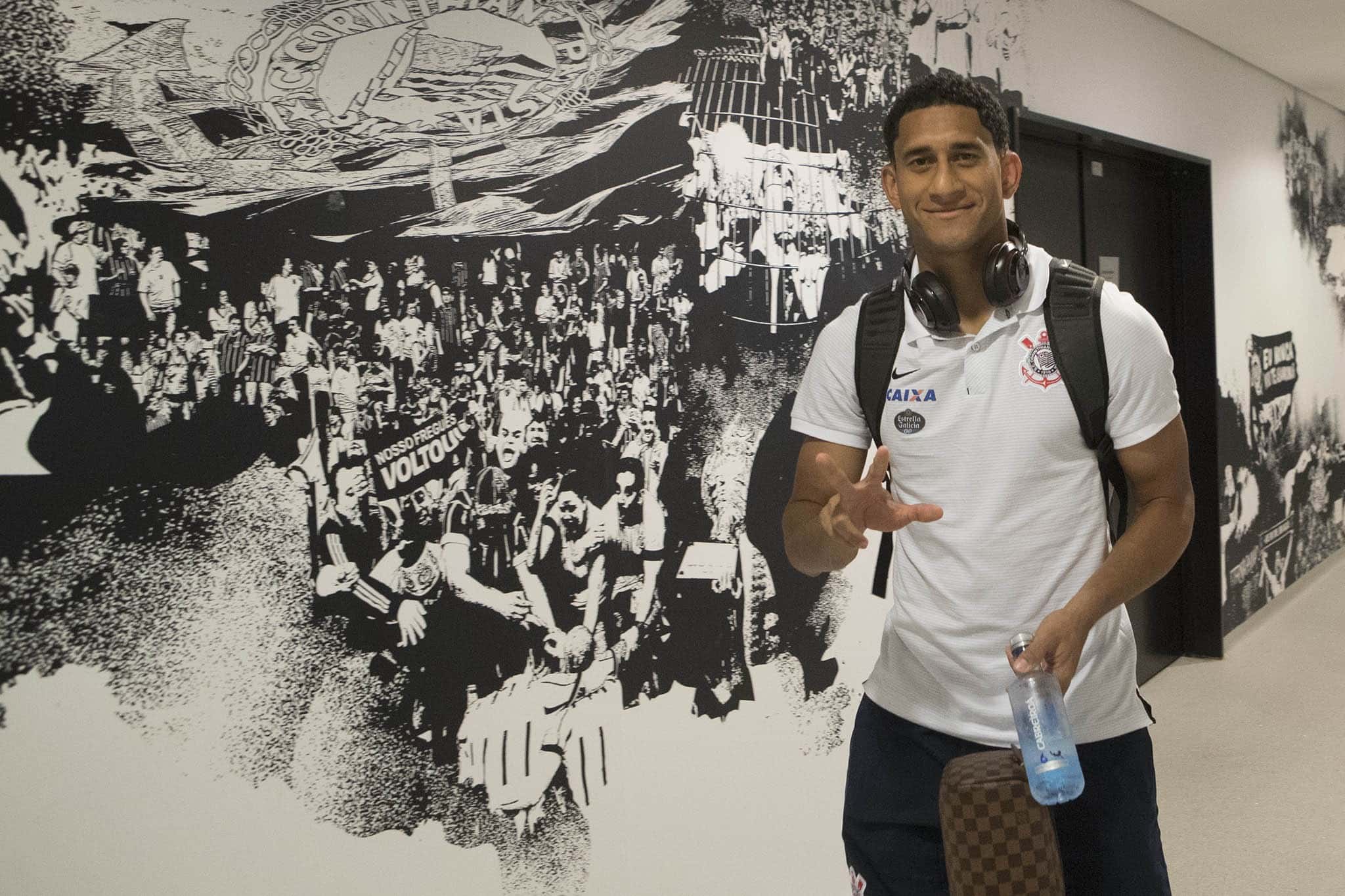 Ida de Pablo para o Botafogo livra Corinthians de poss&iacute;veis problemas no vesti&aacute;rio