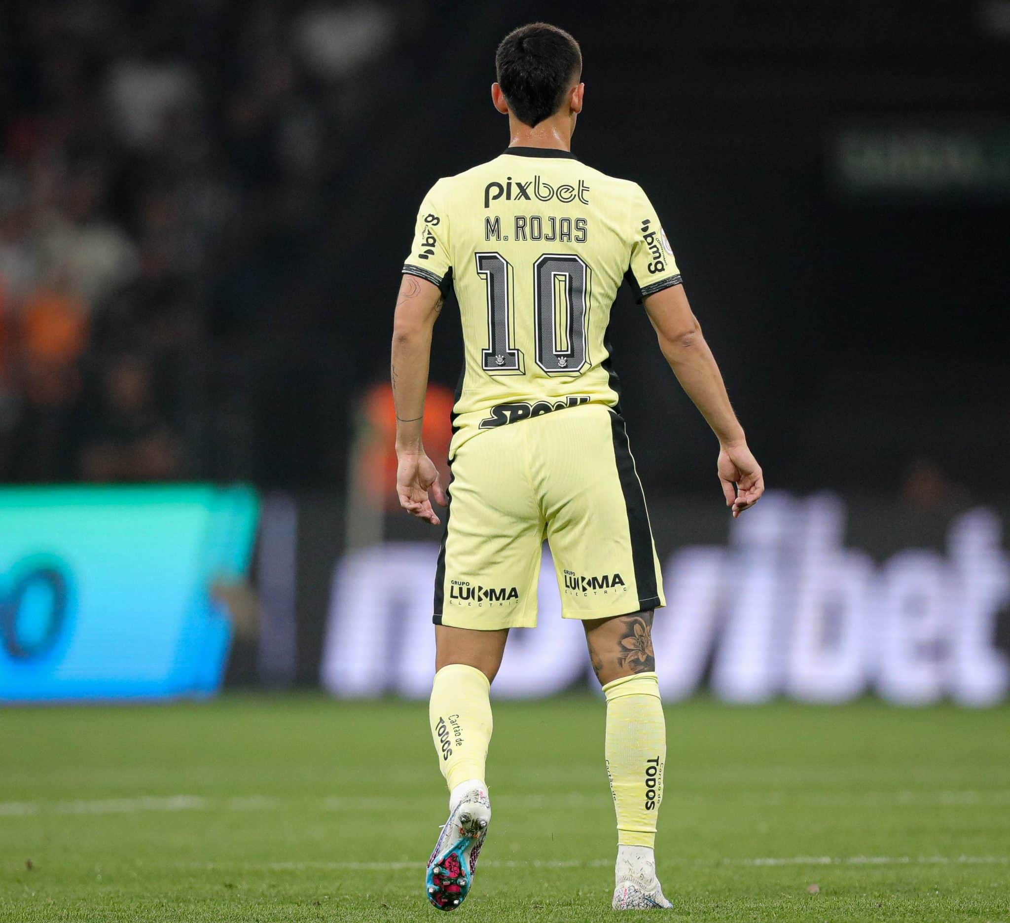 O que uma poss&iacute;vel sa&iacute;da de Mat&iacute;as Rojas por falta de pagamento pode causar no Corinthians?