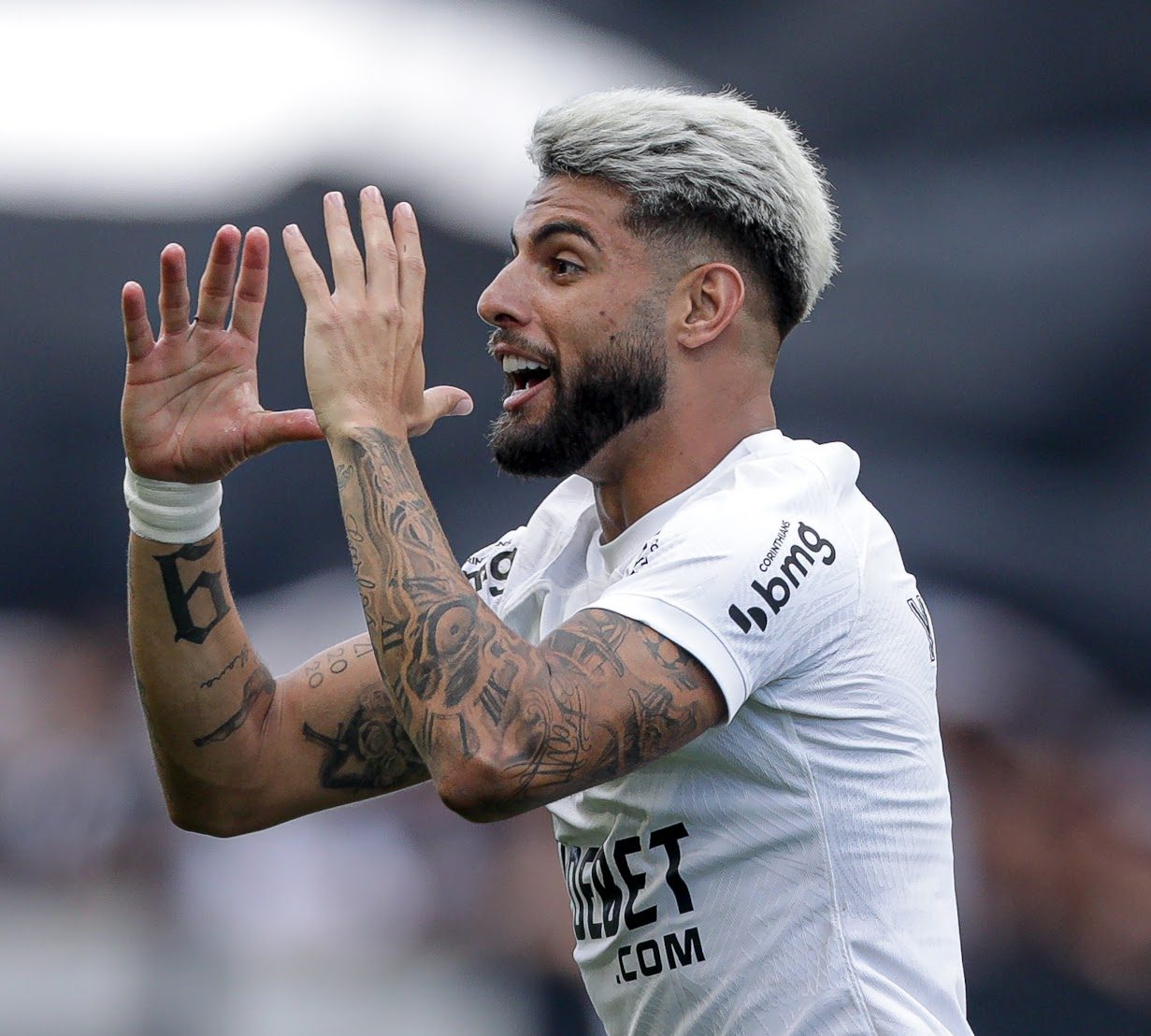 Das vaias &agrave; exalta&ccedil;&atilde;o, Yuri Alberto desabafou sobre tudo: Corinthians, m&aacute; fase e, claro, Mano Menezes