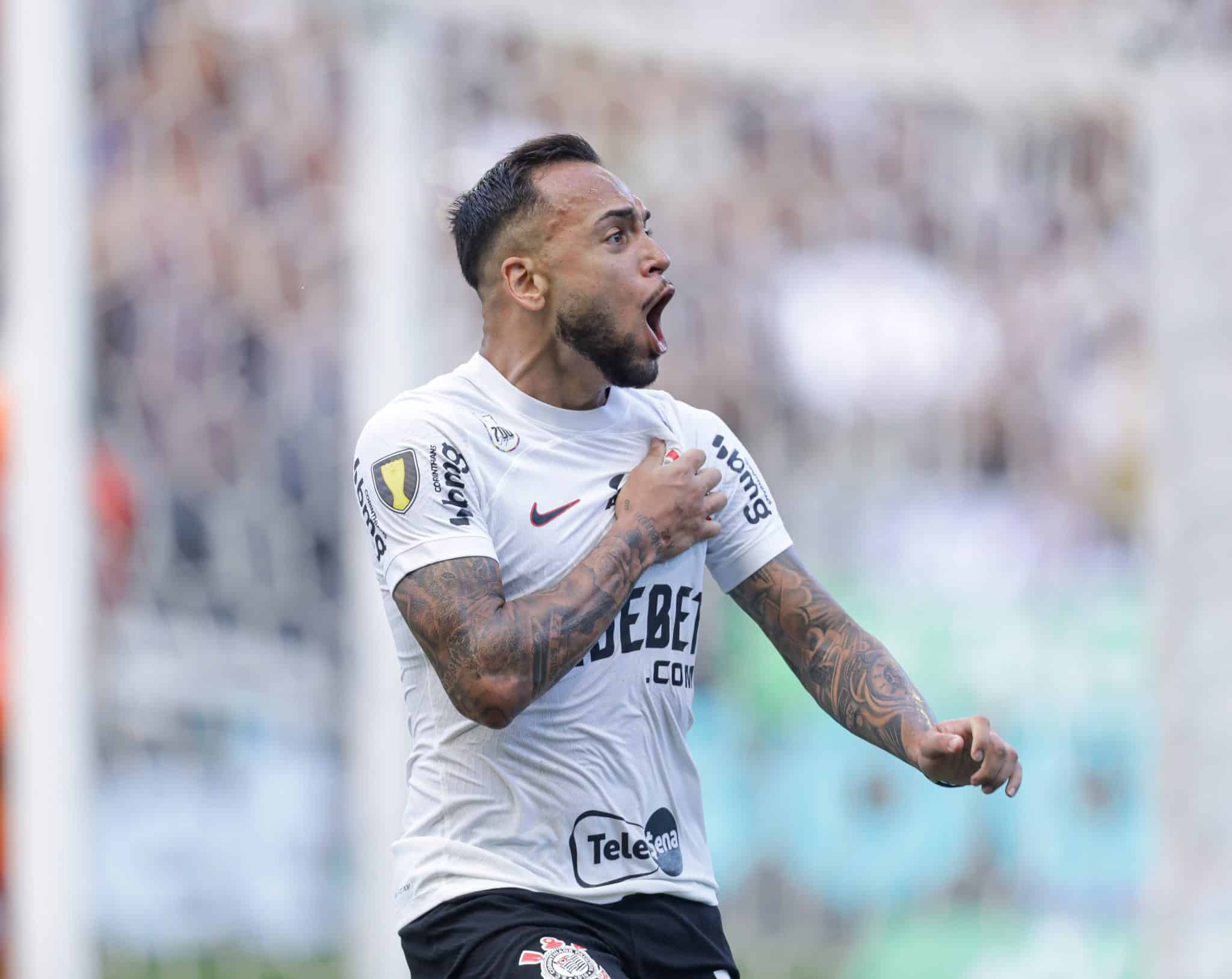 Maycon chega aos 200 jogos em alta, pegando carona na boa fase do Corinthians de Ant&oacute;nio Oliveira