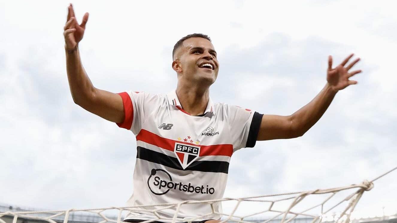 Como Alisson encantou Zubeld&iacute;a a ponto de virar o jogador mais importante do S&atilde;o Paulo