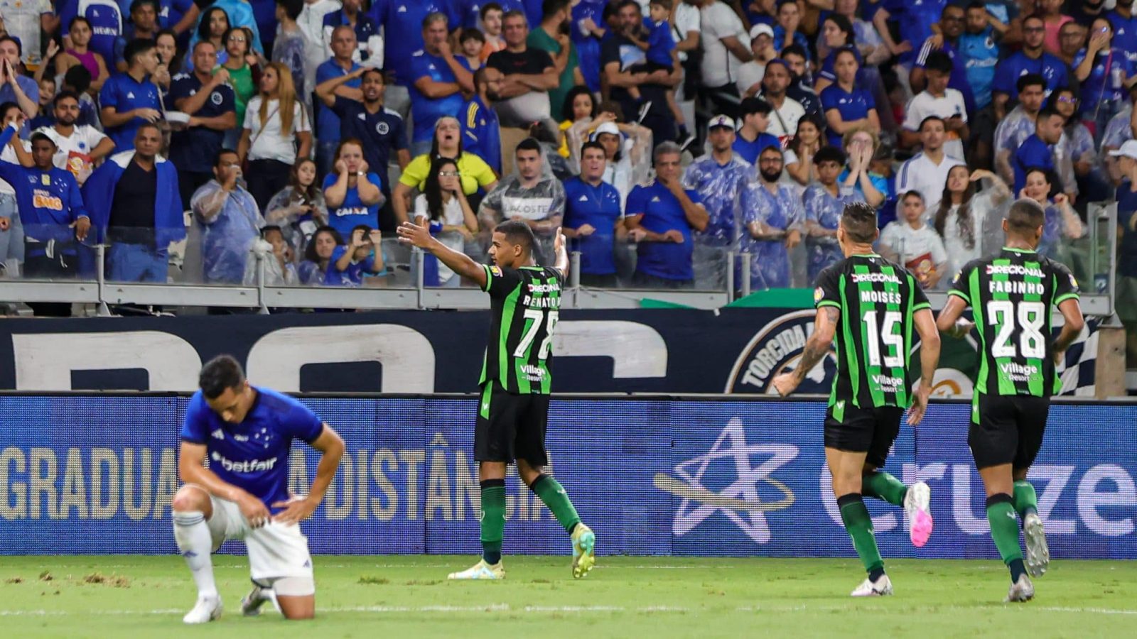 Jovem sensa&ccedil;&atilde;o volta a brilhar, Am&eacute;rica-MG bate Cruzeiro e segue impar&aacute;vel no Mineiro