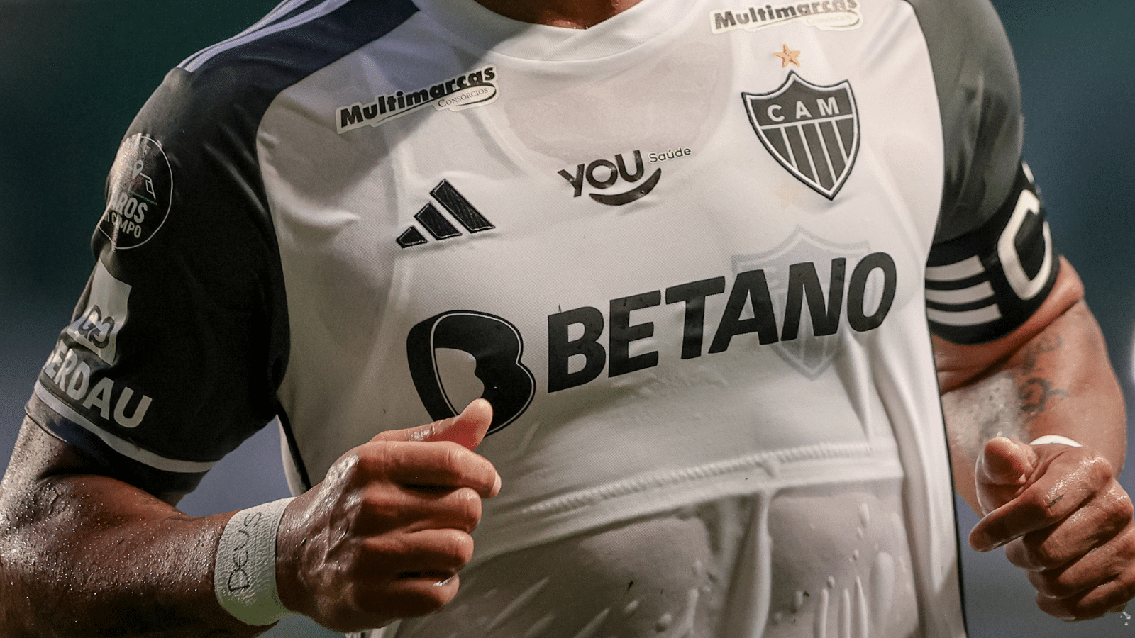 Atl&eacute;tico-MG anuncia maior patroc&iacute;nio de sua hist&oacute;ria &ndash; que &eacute; menor do que o da maioria dos clubes da S&eacute;rie A