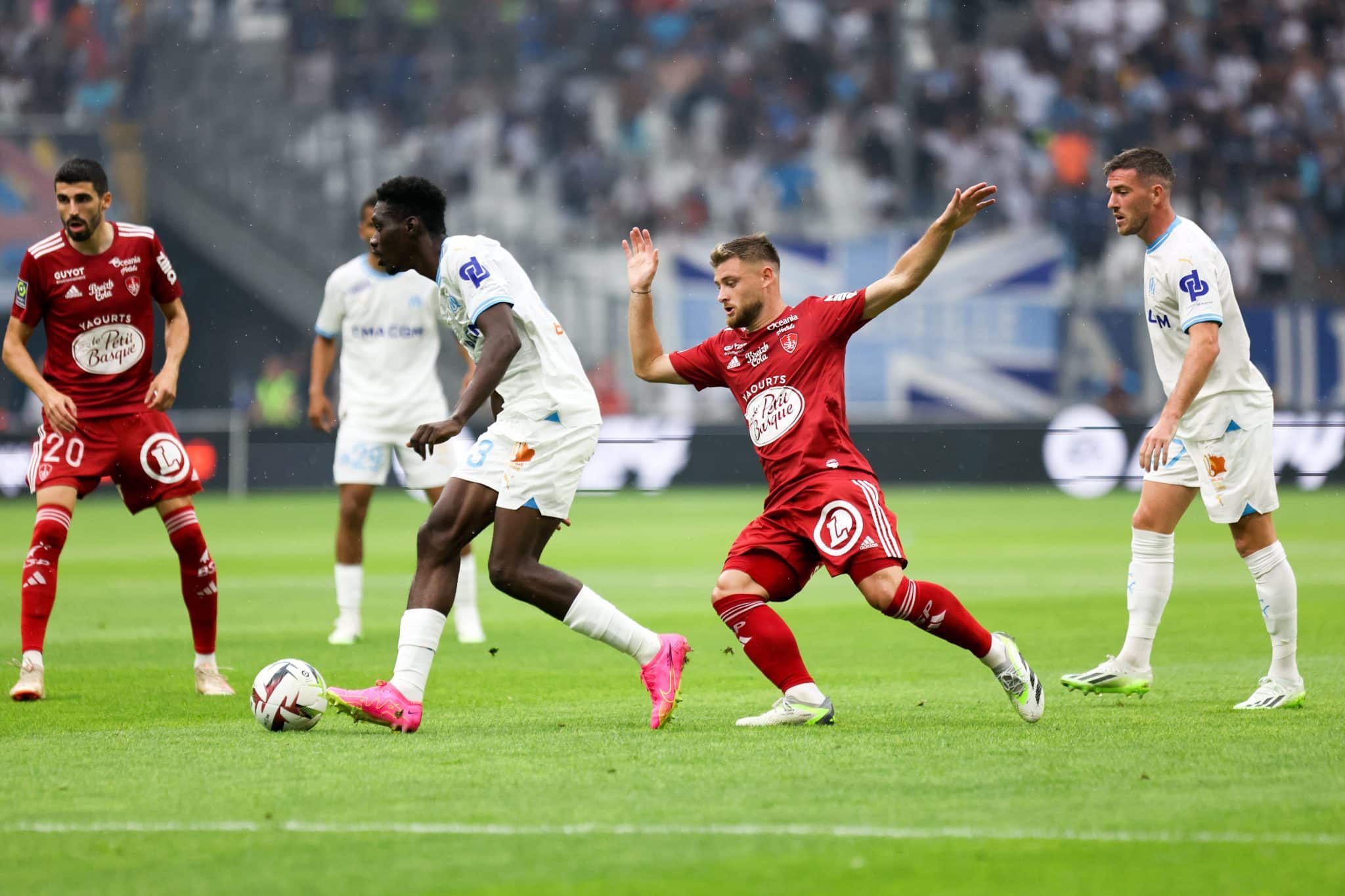 Marseille tenta voltar a vencer, mas tem pela frente uma das sensa&ccedil;&otilde;es da Europa: o Brest (que tamb&eacute;m precisa ganhar)