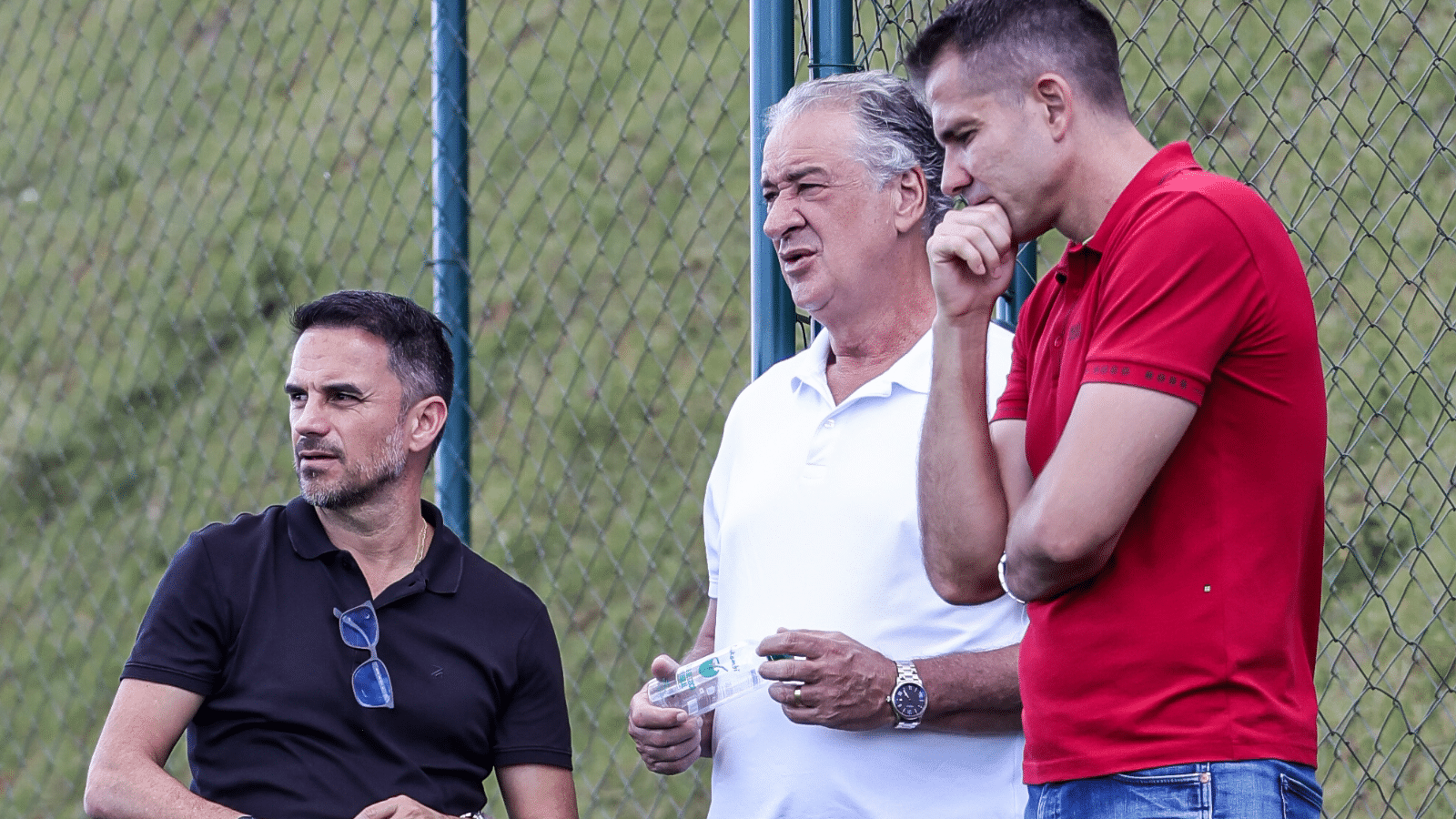 Ainda diretor do Atl&eacute;tico-MG, Rodrigo Caetano rasga elogios a Victor, cotado para assumir o cargo