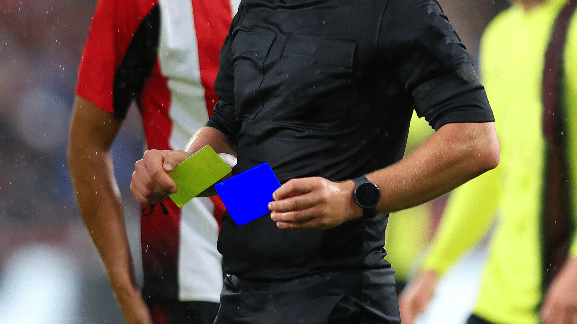 Cart&atilde;o azul, bodycam: Reuni&atilde;o na IFAB pode mudar rumos do futebol; veja o que est&aacute; em jogo