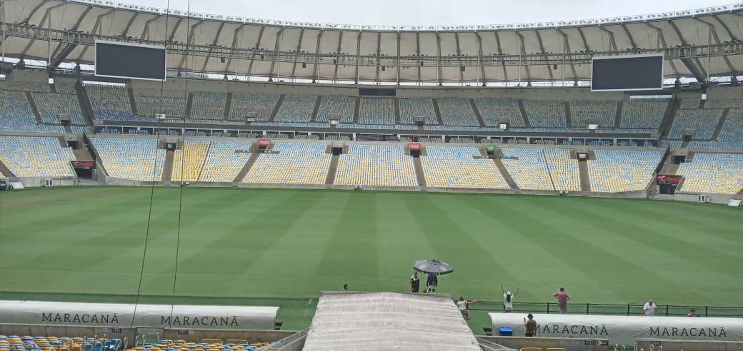 Riscos d&atilde;o resultado, mas gramado do Maracan&atilde; ainda n&atilde;o est&aacute; 100% para 2024