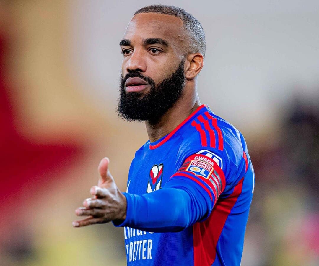 Lyon reage bem ao susto, vira contra Metz e rebaixamento fica cada vez mais longe