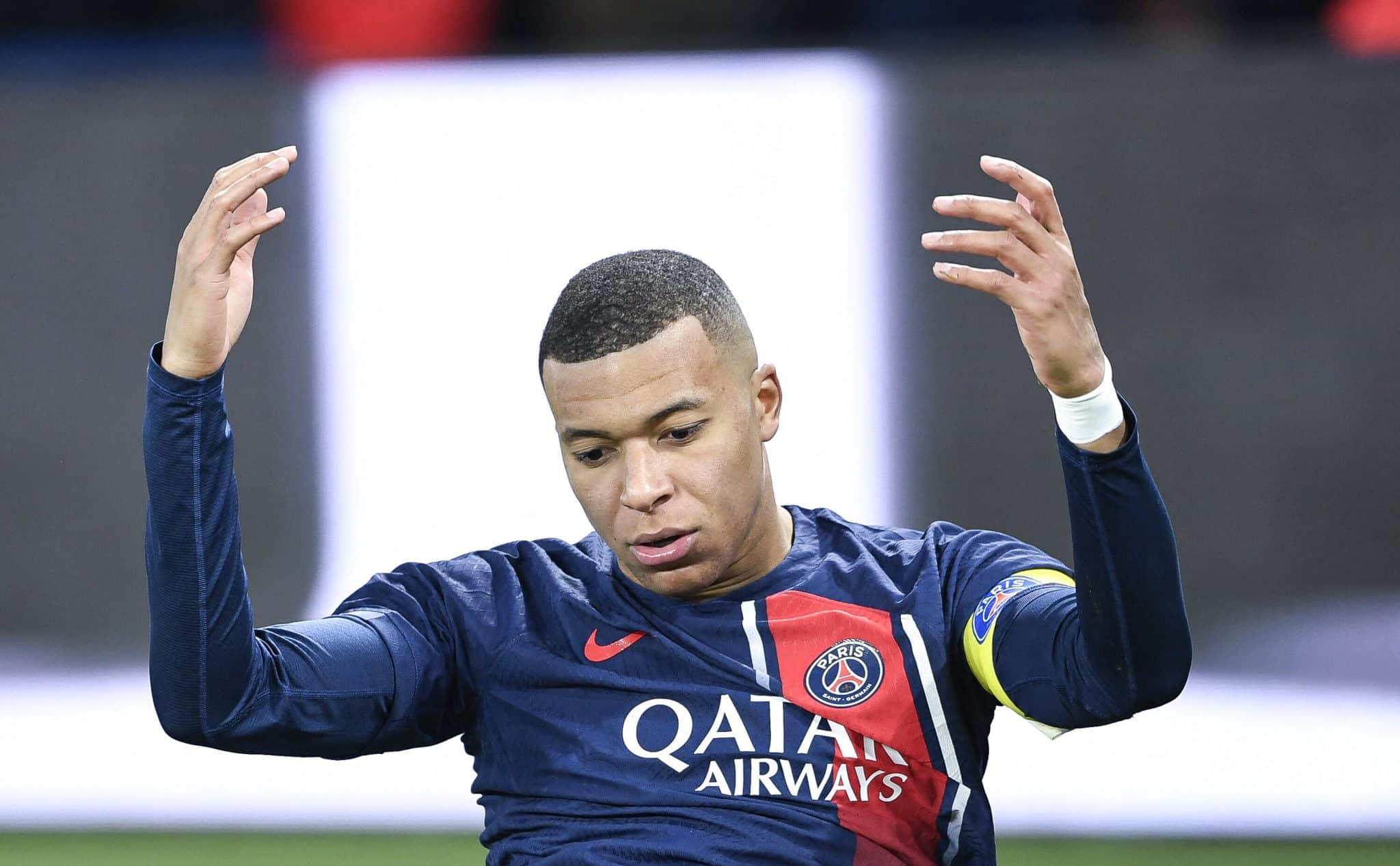 Mbapp&eacute; deve ter cada vez menos jogos como titular do PSG