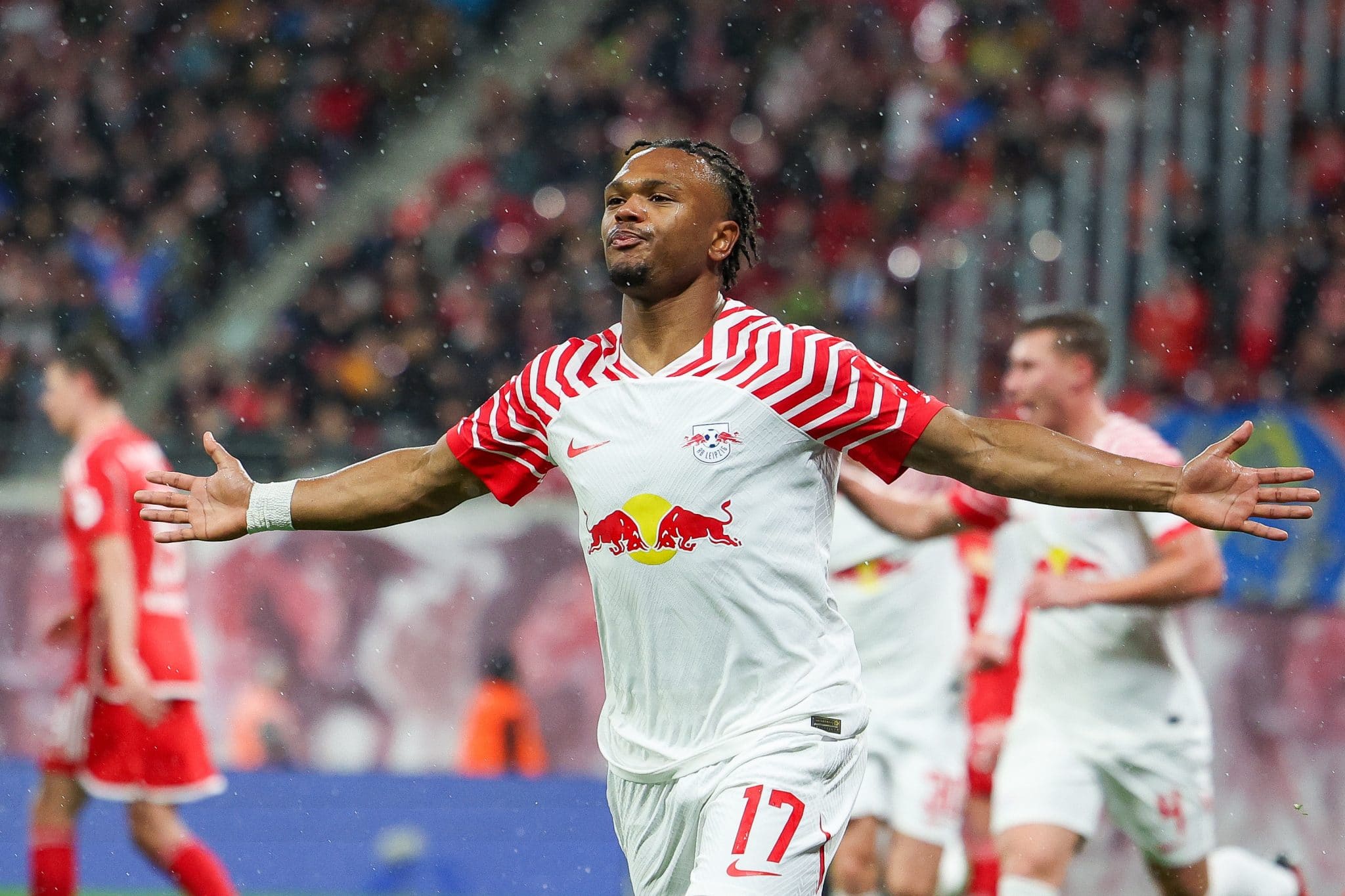 Leipzig interrompe sequ&ecirc;ncia negativa ao vencer o fr&aacute;gil Union e pressiona Dortmund na tabela