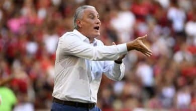 Pergunta sobre Daniel Alves rouba a cena em coletiva &lsquo;protocolar&rsquo; de Tite, p&oacute;s Flamengo x Fluminense