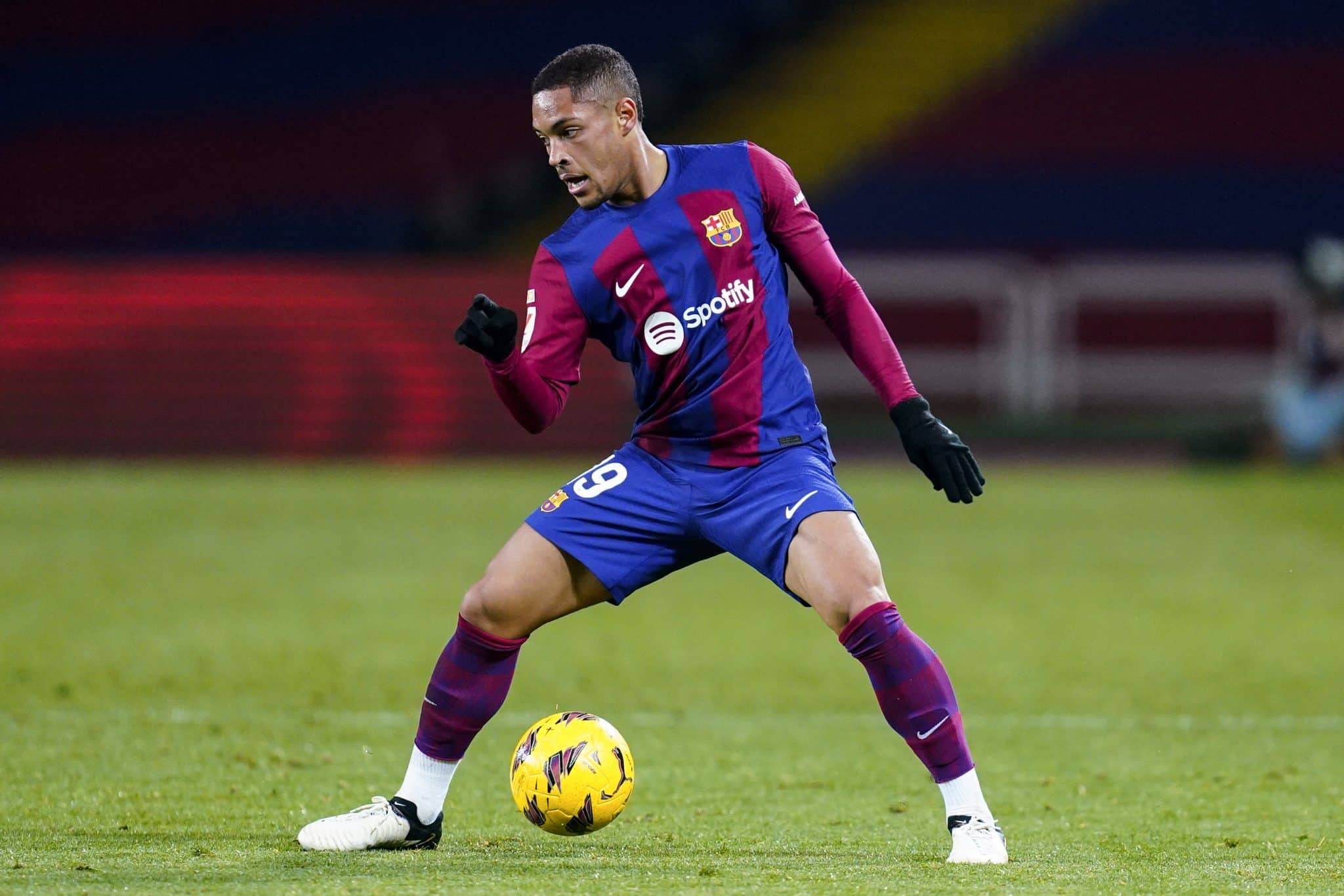 Barcelona recorre e suspens&atilde;o de Vitor Roque pode ser extinta