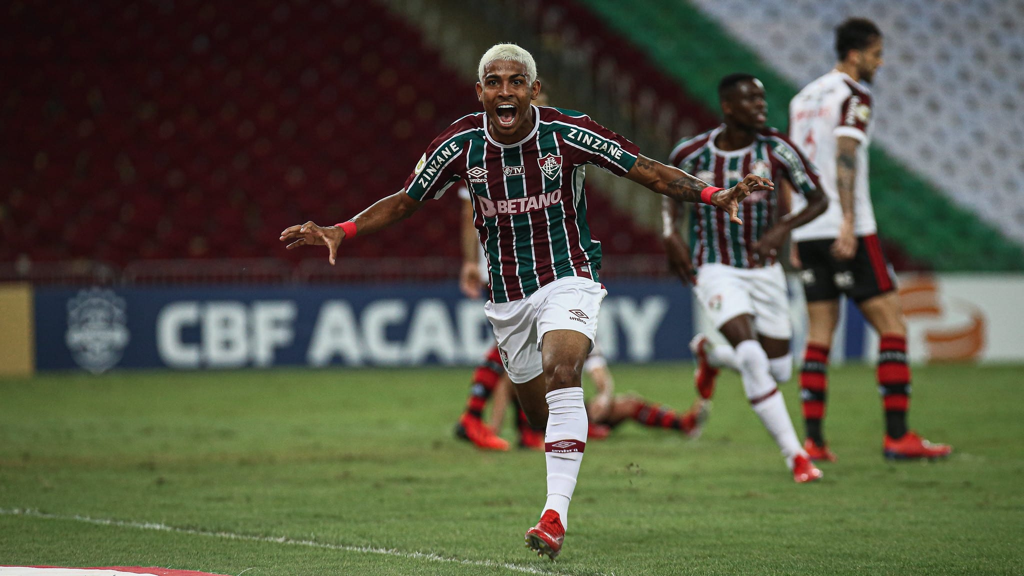 John Kennedy decidiu Fla-Flu pelo Brasileiro de 2021 e tem hist&oacute;rico de 'Carrasco' do Flamengo - Foto: LUCAS MER&Ccedil;ON / FLUMINENSE F.C.