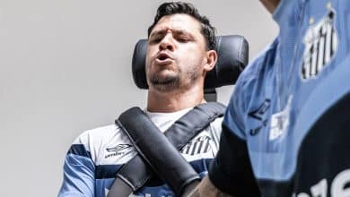 Ap&oacute;s perder Willian, Santos pode ver Giuliano terminar Paulist&atilde;o com marca negativa