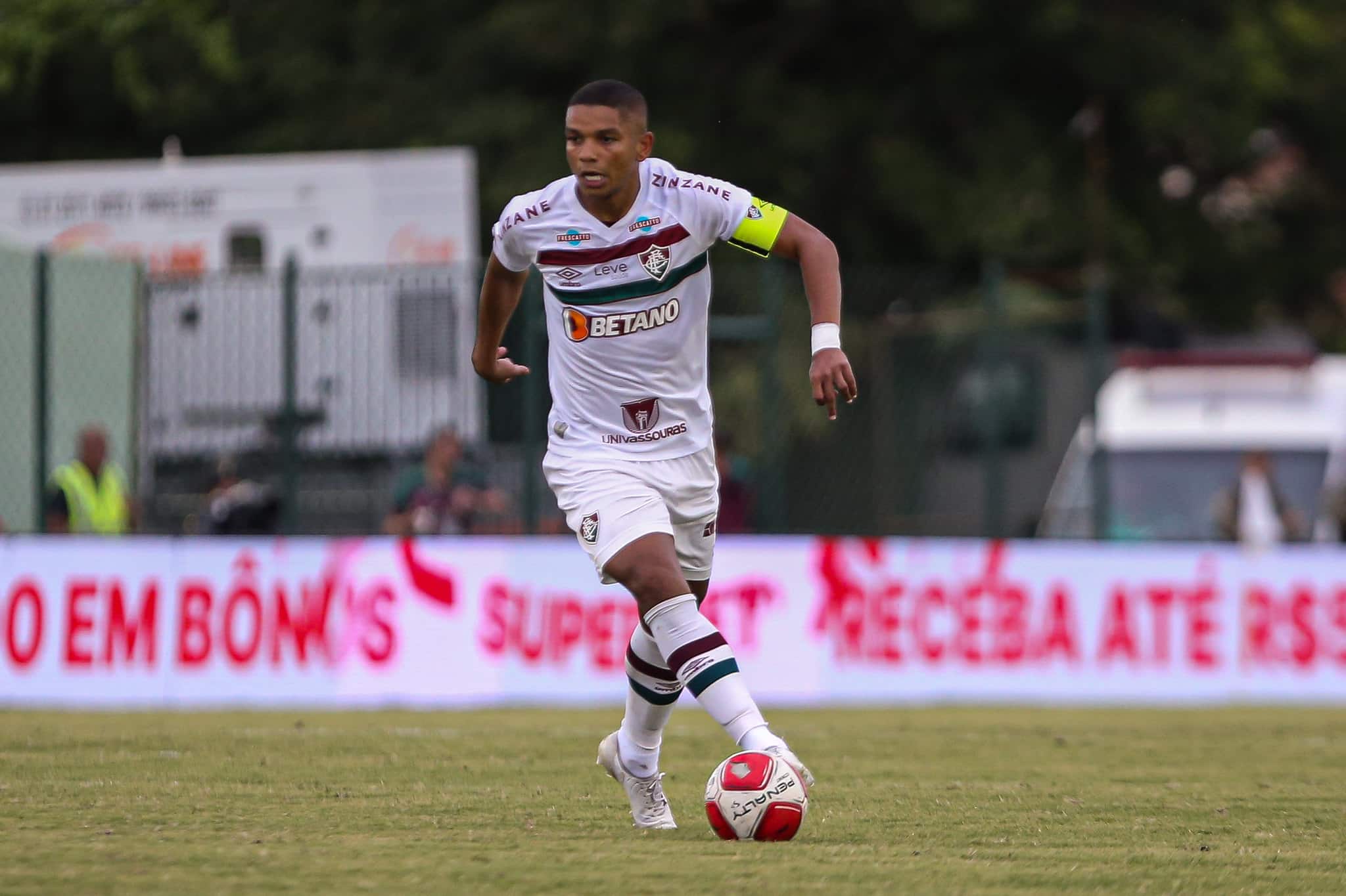David Braz recusa propostas e deve seguir no Fluminense at&eacute; fim do contrato
