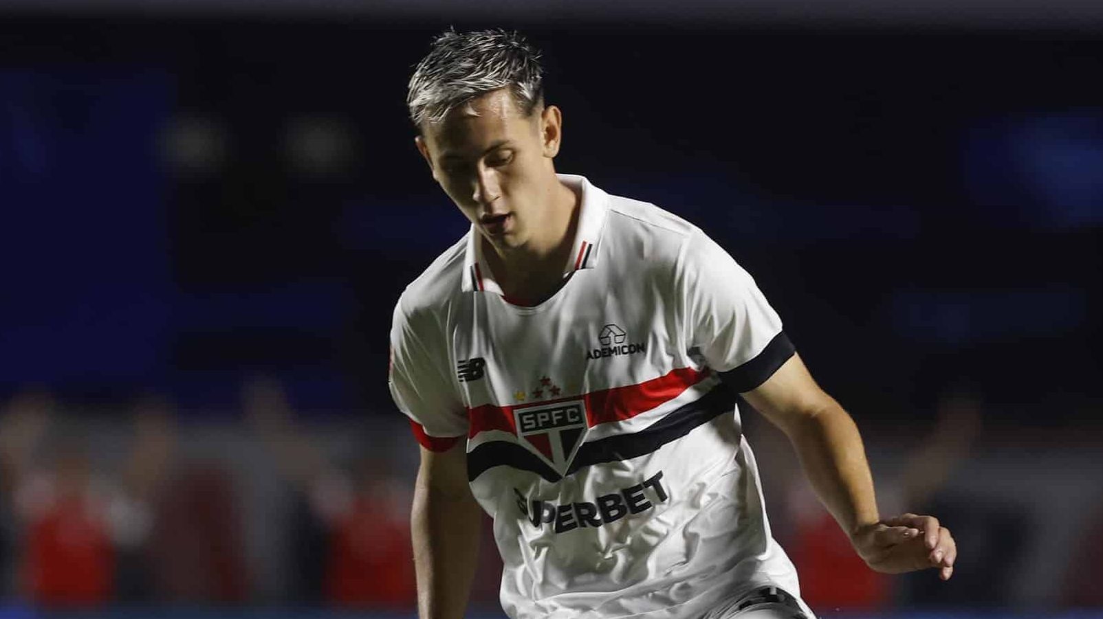 Zubeld&iacute;a ignora cr&iacute;ticas e desconfian&ccedil;a para resgatar promessa arquivada no S&atilde;o Paulo