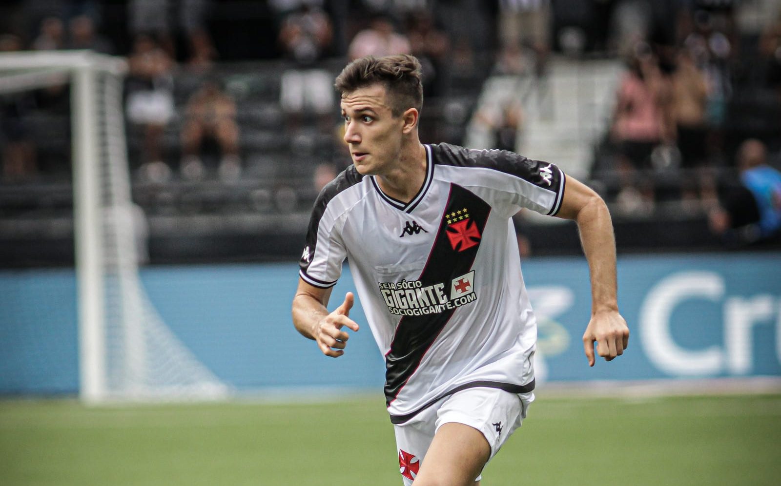 Tem chance? Piton, do Vasco, volta ao radar da sele&ccedil;&atilde;o da It&aacute;lia, mas concorr&ecirc;ncia &eacute; grande