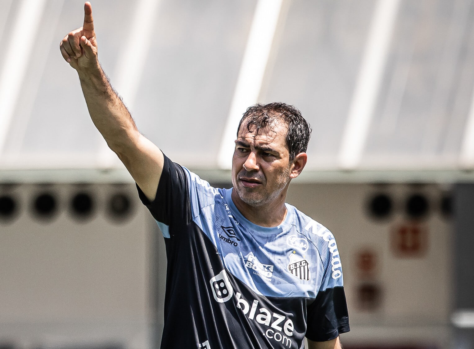 De olho no cl&aacute;ssico do MorumBIS, Santos visita o Bragantino focado em recuperar a lideran&ccedil;a geral do Paulist&atilde;o