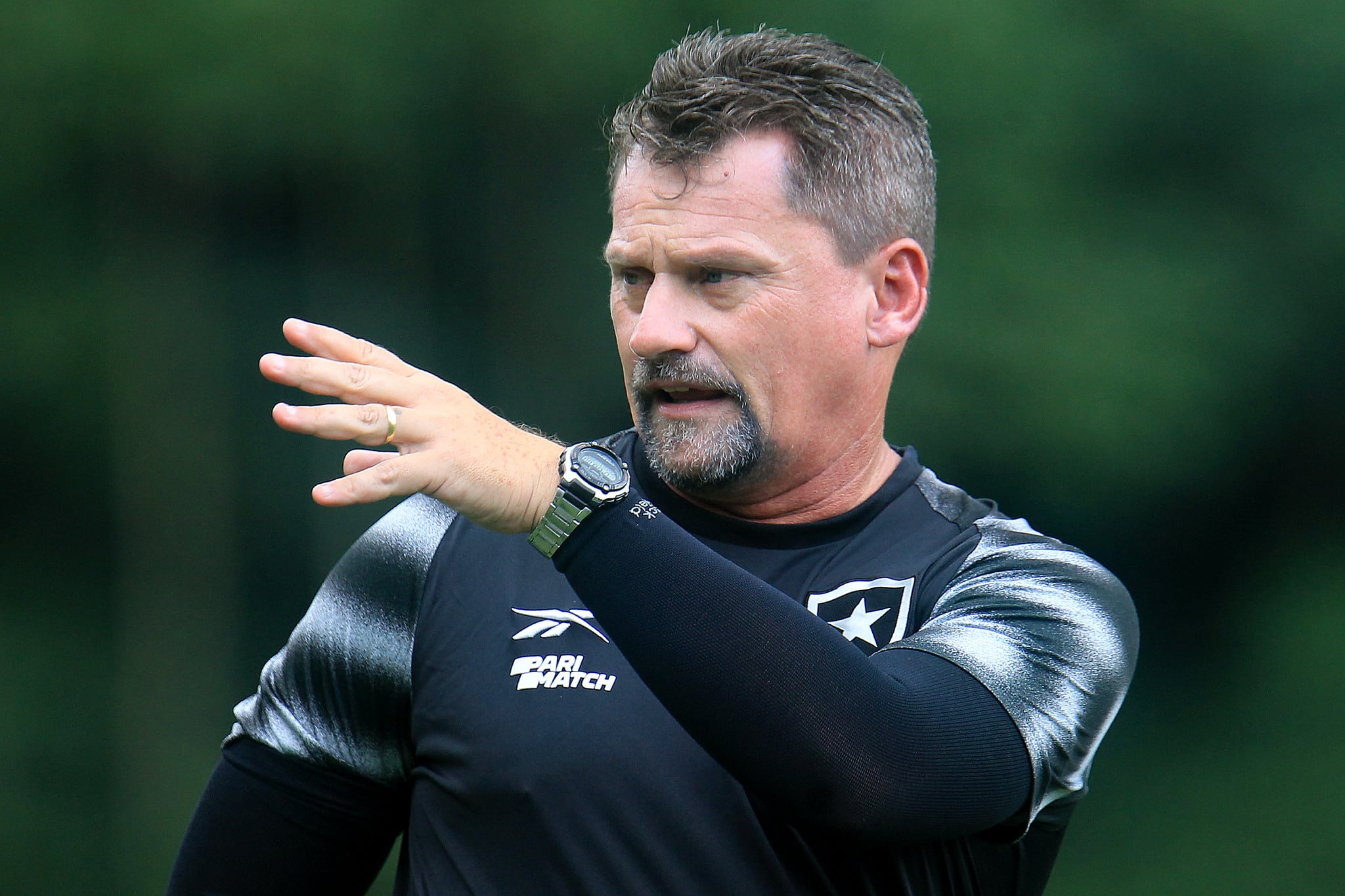 Botafogo completa um m&ecirc;s com interino: como est&aacute; a procura por um t&eacute;cnico?