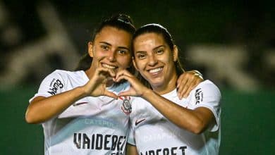 Corinthians vence o Flamengo de virada e &eacute; o &uacute;nico time 100% no Brasileir&atilde;o Feminino