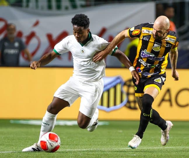 Endrick lateral e longe do gol no Palmeiras? Abel explica posicionamento do camisa 9