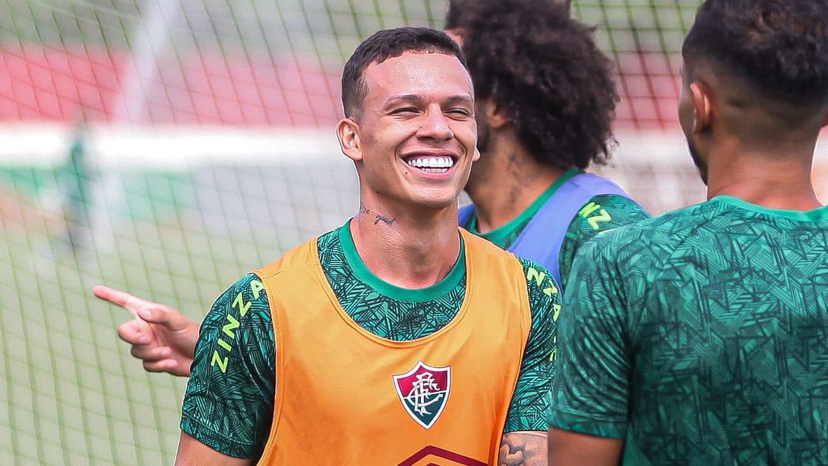 Joia de Xer&eacute;m volta aos treinos e pode ser refor&ccedil;o para o Fluminense