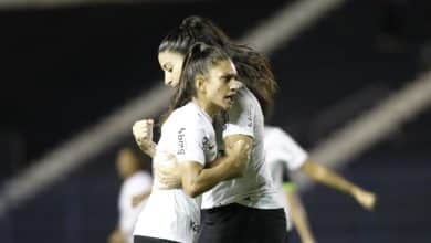 Em noite de protesto contra ass&eacute;dio sexual, Corinthians goleia o Am&eacute;rica-MG pelo Brasileir&atilde;o Feminino