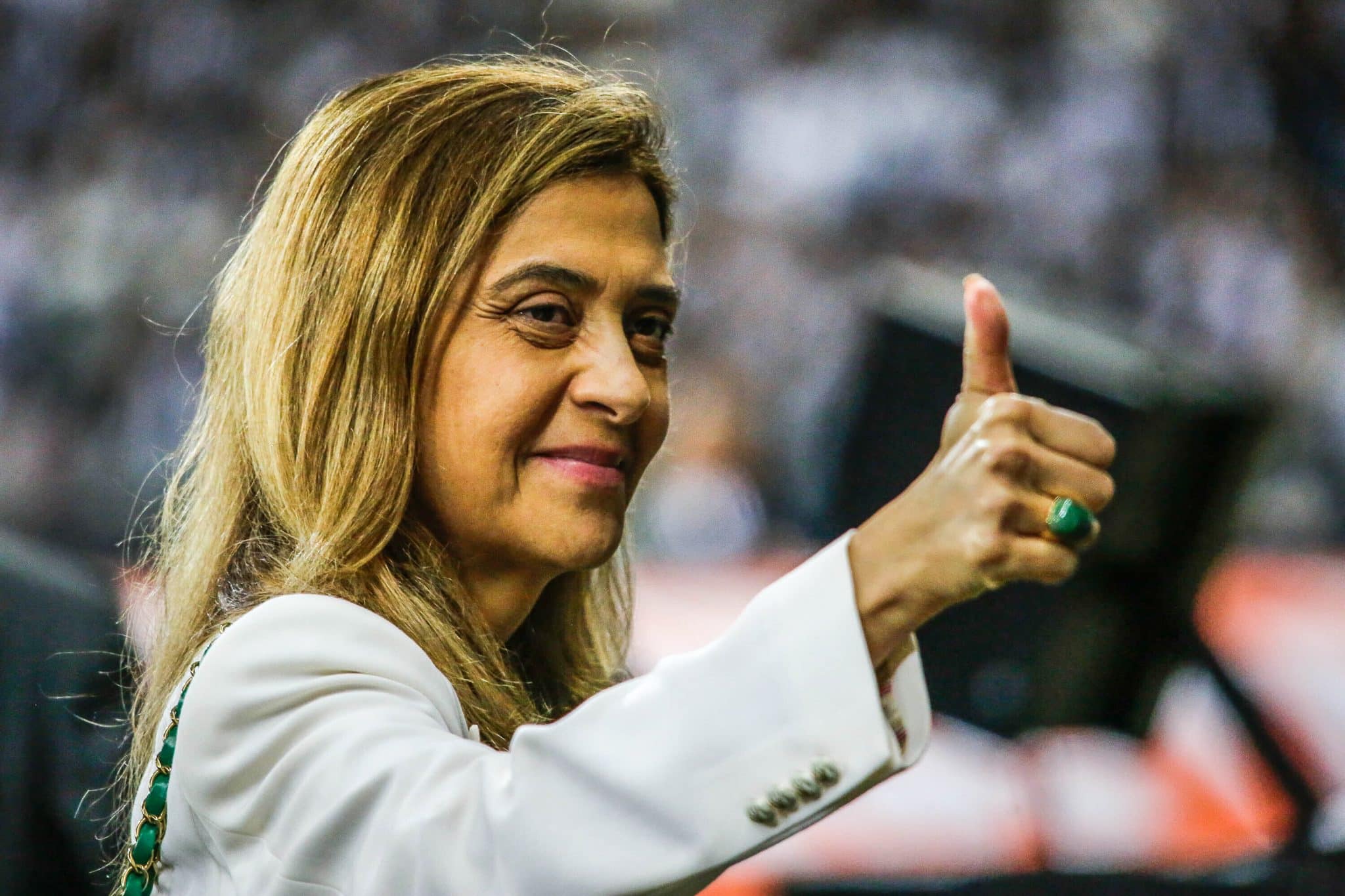 Leila foi a &uacute;nica dirigente com coragem de dizer verdade sobre Dani Alves e Robinho