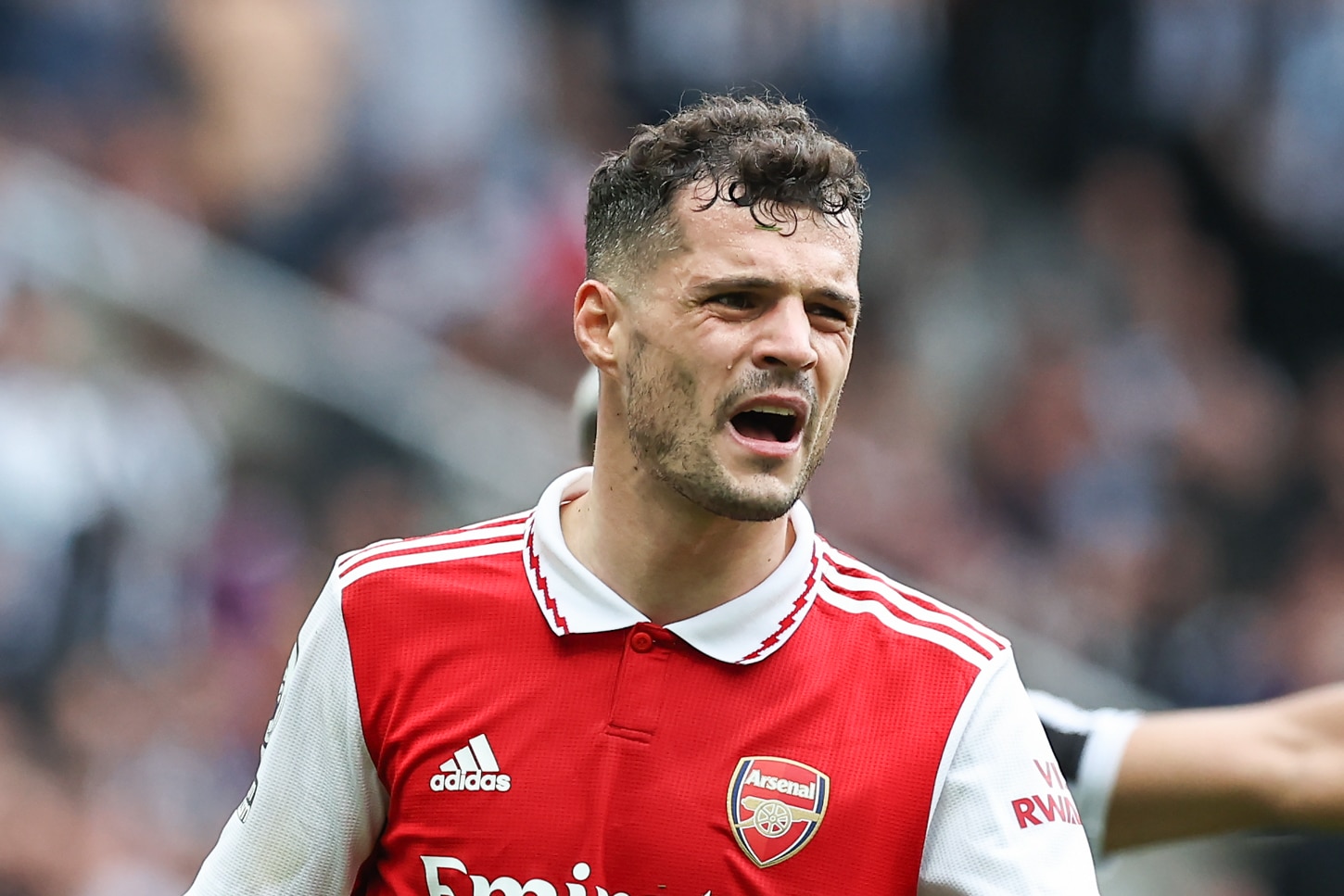 &lsquo;Conhe&ccedil;o essa experi&ecirc;ncia&rsquo;: Xhaka est&aacute; preocupado com Bayer Leverkusen dar uma de Arsenal na Bundesliga
