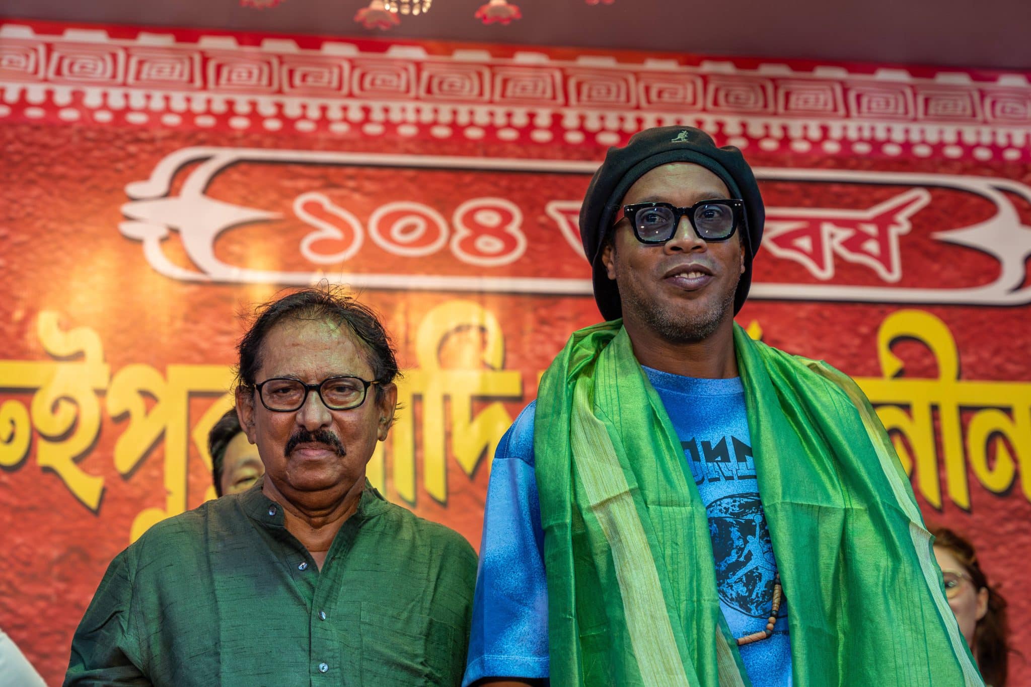 Listamos 5 apari&ccedil;&otilde;es de Ronaldinho que chocaram o mundo