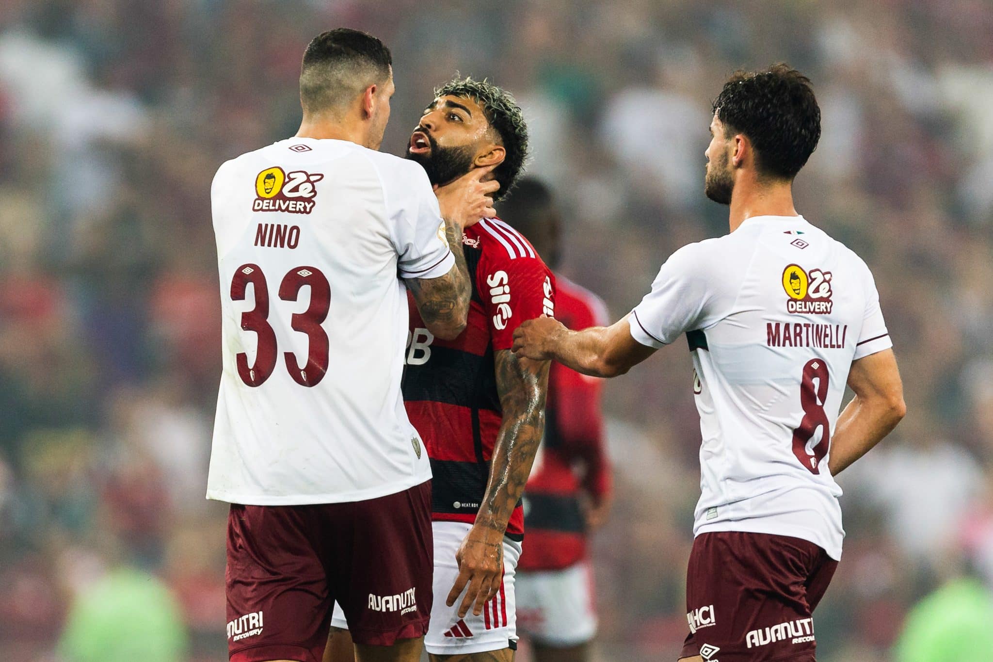 J&aacute; campe&atilde;o da Libertadores, o Fluminense perdeu Nino expulso em confus&atilde;o com Gabriel Barbosa no Fla-Flu, e ficou no empate que tirou chances do rival de brigar pelo t&iacute;tulo Brasileiro - Foto: Iconsport