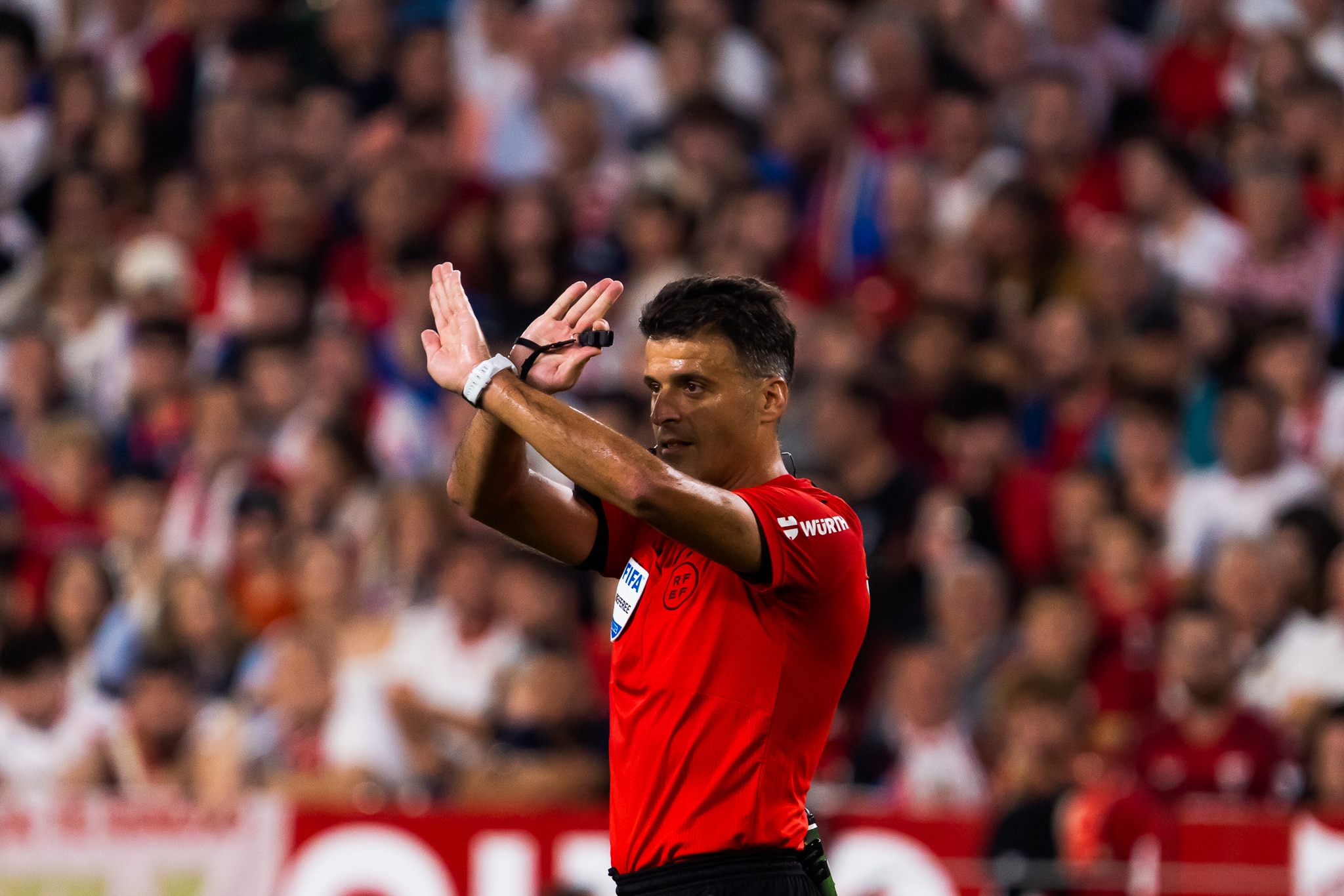 Gil Manzano, &aacute;rbitro de Valencia x Real Madrid, acumula pol&ecirc;micas na carreira; veja lista