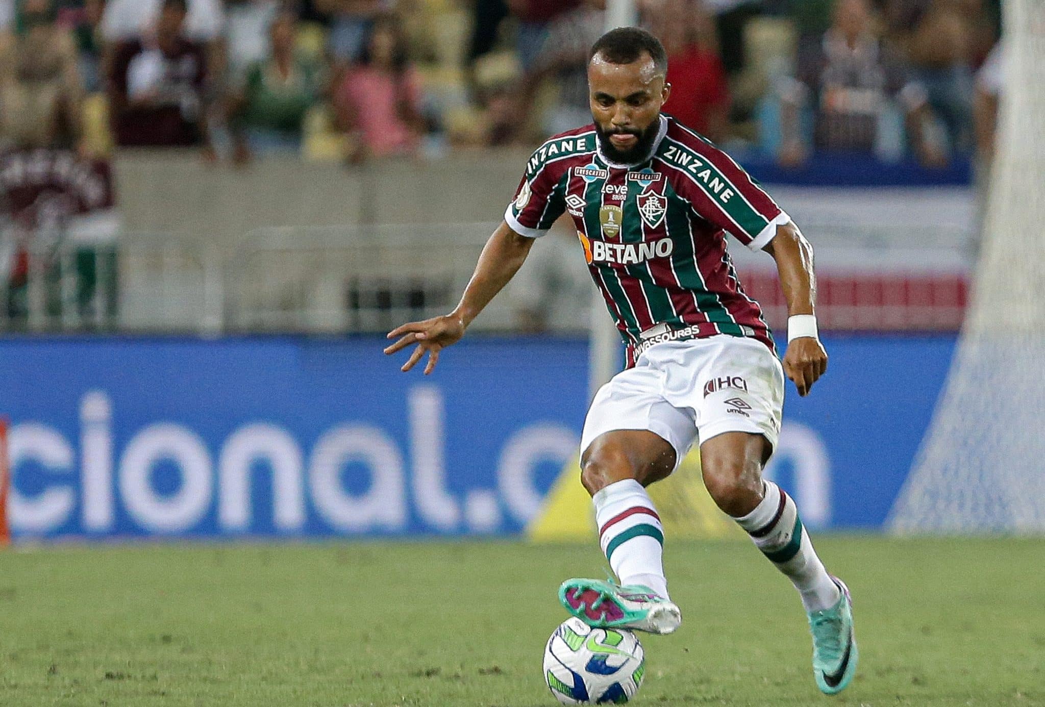 J&aacute; sem Andr&eacute; e Douglas Costa, Fluminense perde Samuel Xavier para Fla-Flu decisivo