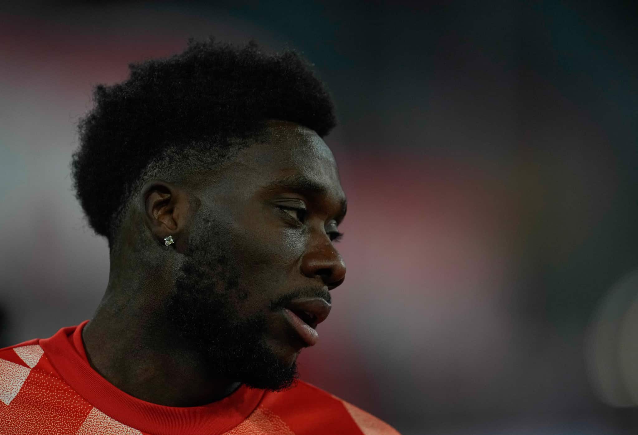 Davies d&aacute; p&eacute;ssima not&iacute;cia ao Bayern que faz Real Madrid esfregar as m&atilde;os