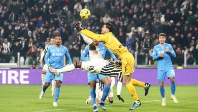 Napoli e Juventus fazem o cl&aacute;ssico dos desesperados